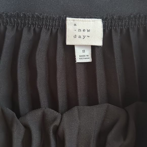 EUC Black Maxi skirt - Picture 2 of 2